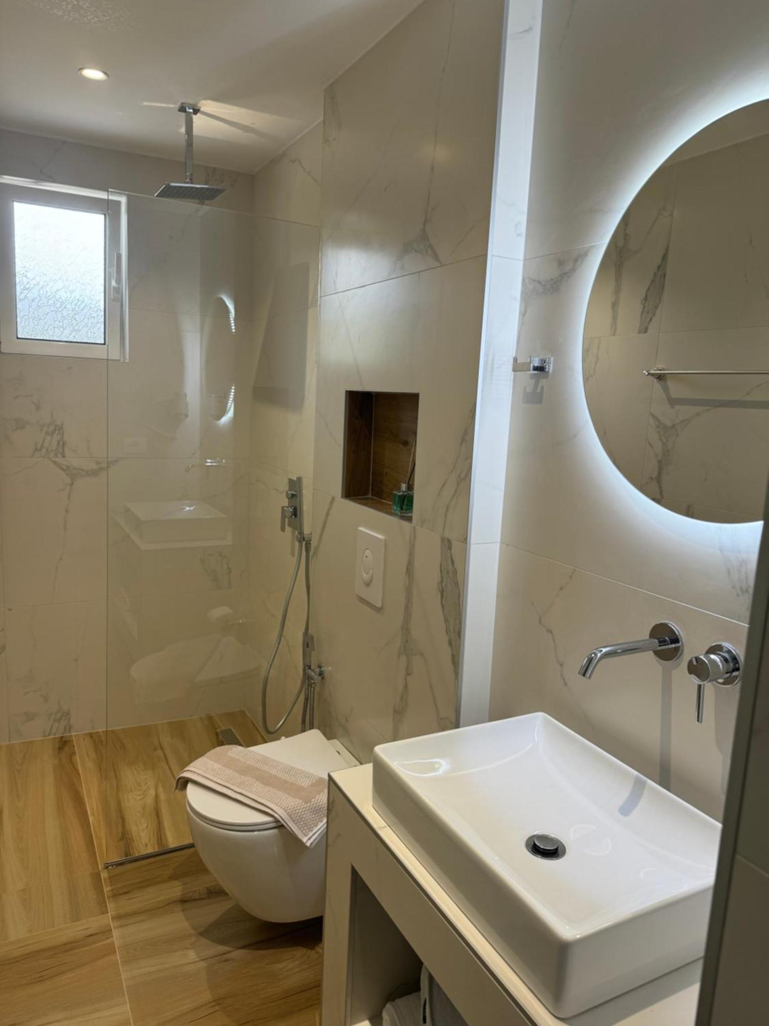 Ion Rooms Himare Exterior foto