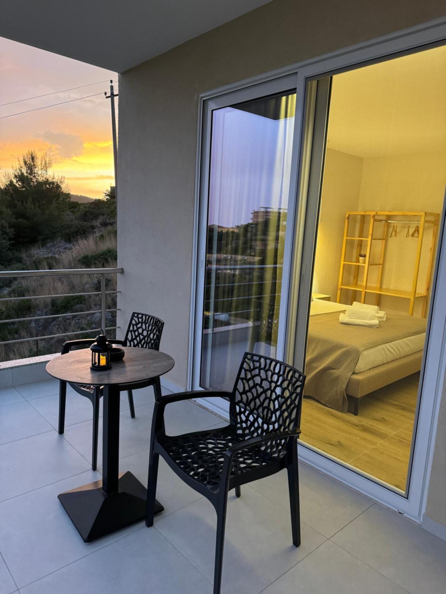 Ion Rooms Himare Exterior foto