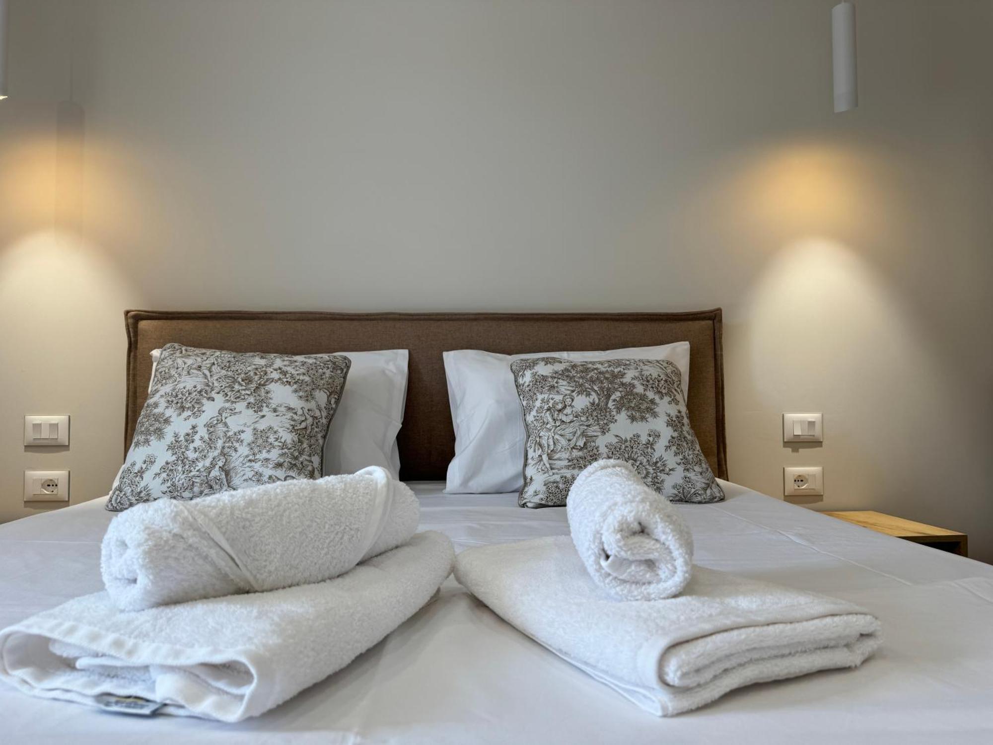 Ion Rooms Himare Exterior foto